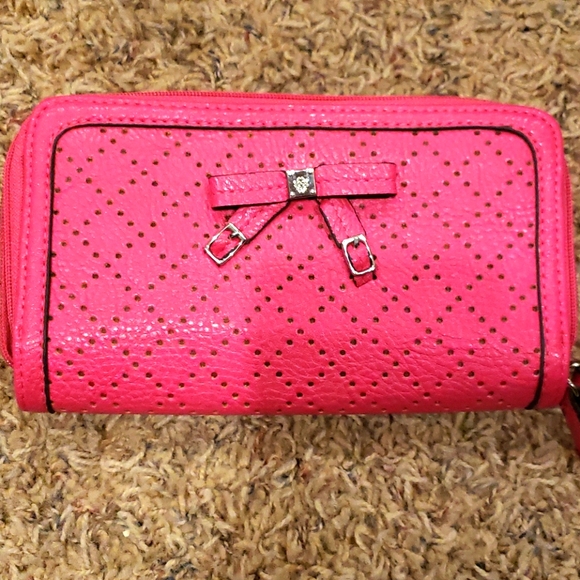 Jessica Simpson Handbags - Jessica Simpson wallet